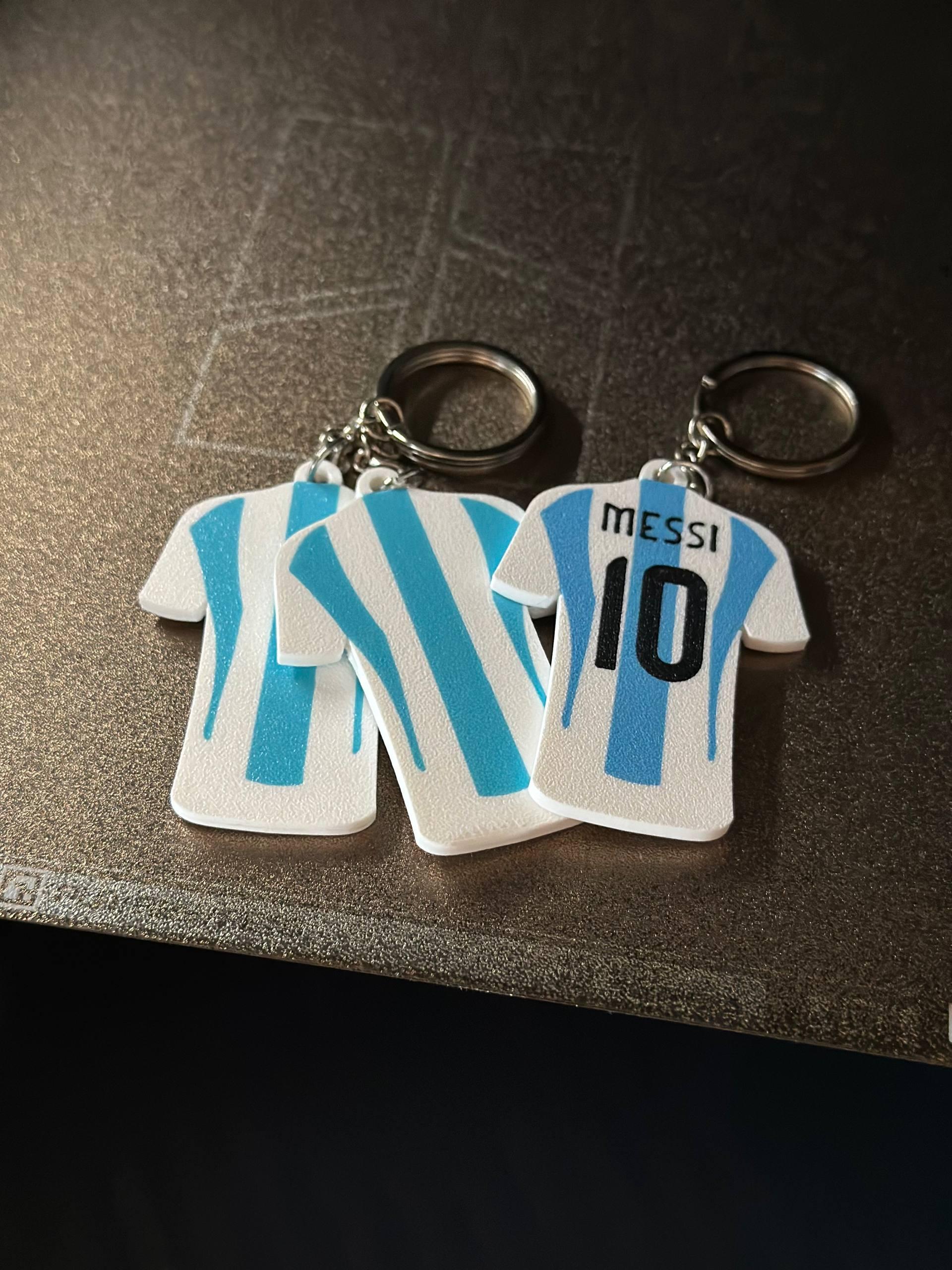 3D printed Lionel Messi Argentina #10 jersey keychain — double-sided fan gift by LayerPop